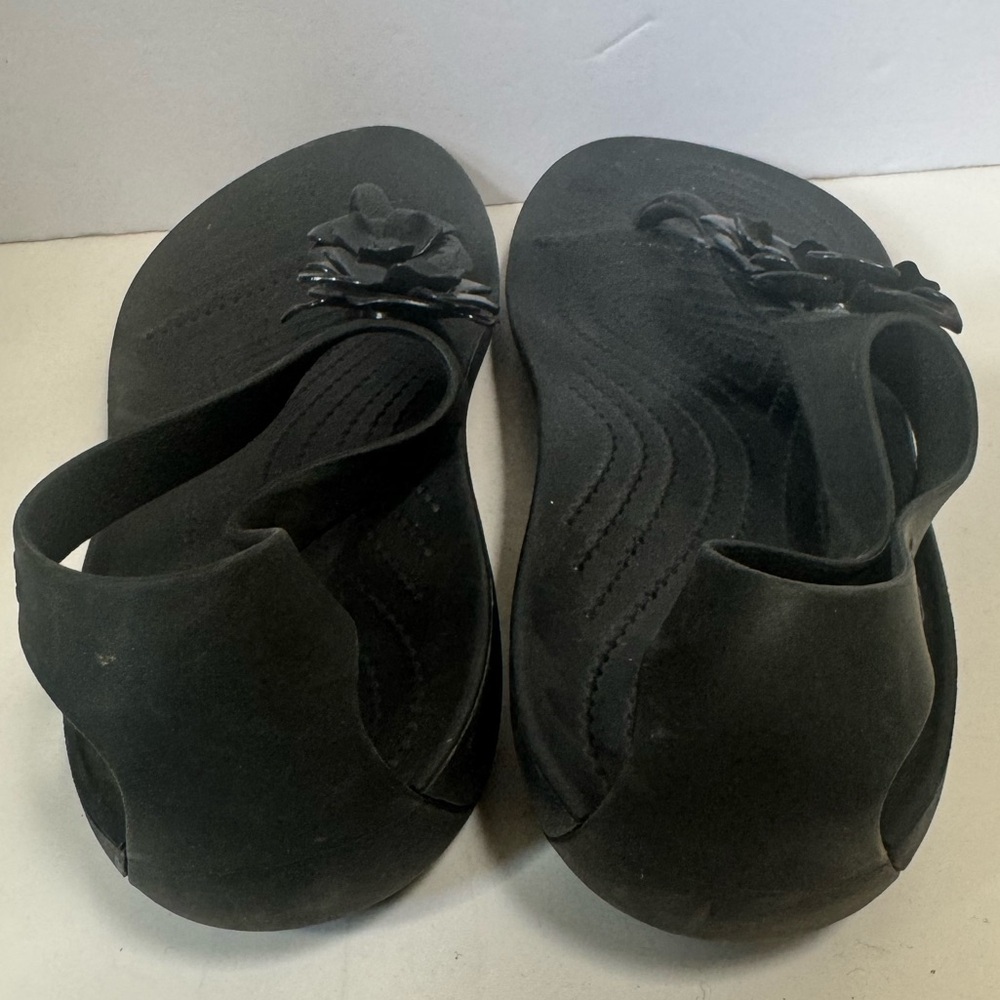 Crocs Serena Floral Embellished Flip Flop Sandals T Strap Flower Shoe Black 10 - Picture 5 of 13
